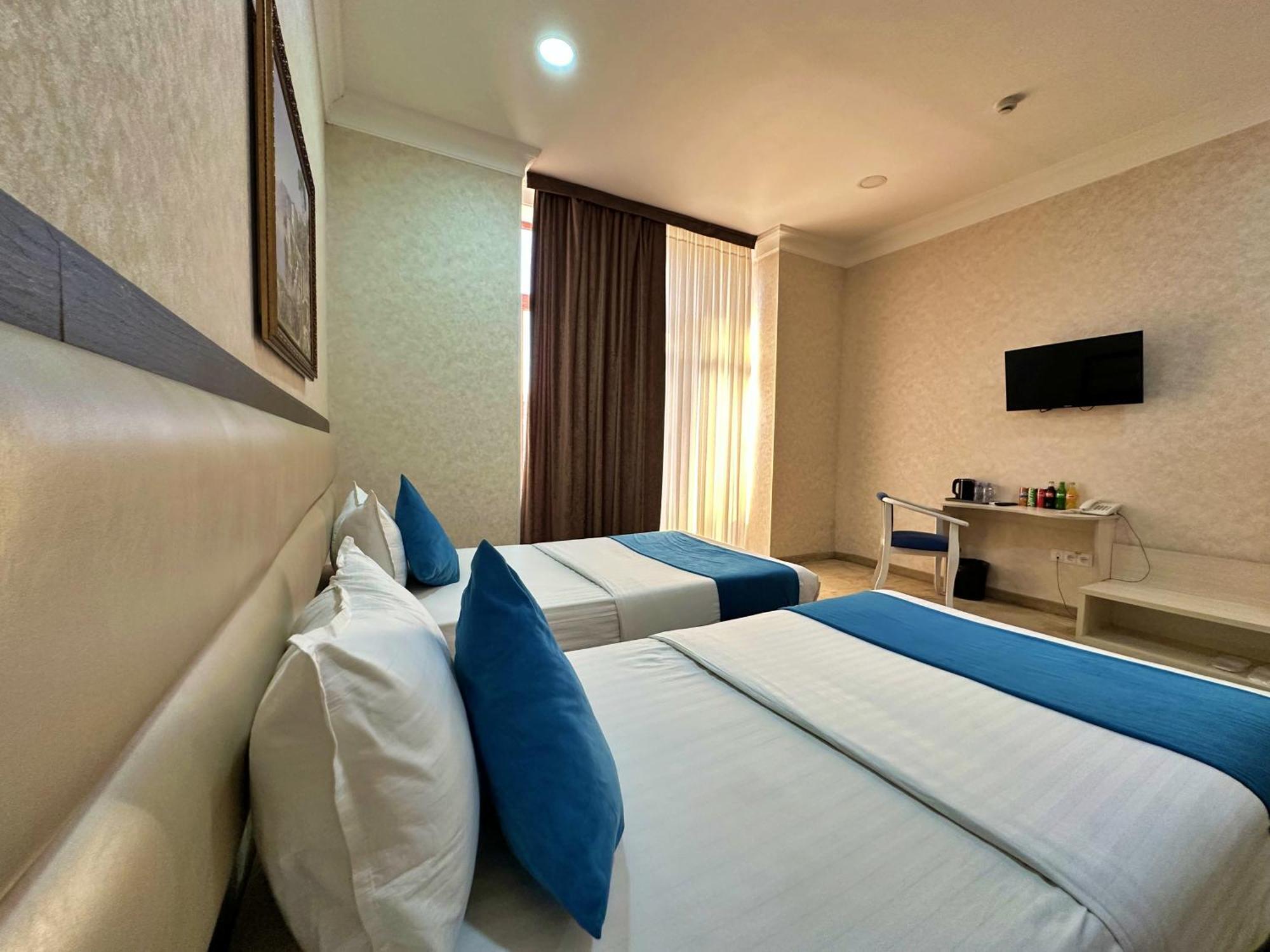 Hotel Globus Tashkent Ngoại thất bức ảnh